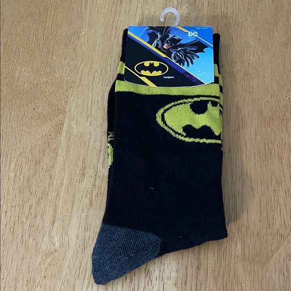 DC Batman Logo Black and Yellow Casual Socks - Picture 1 of 1